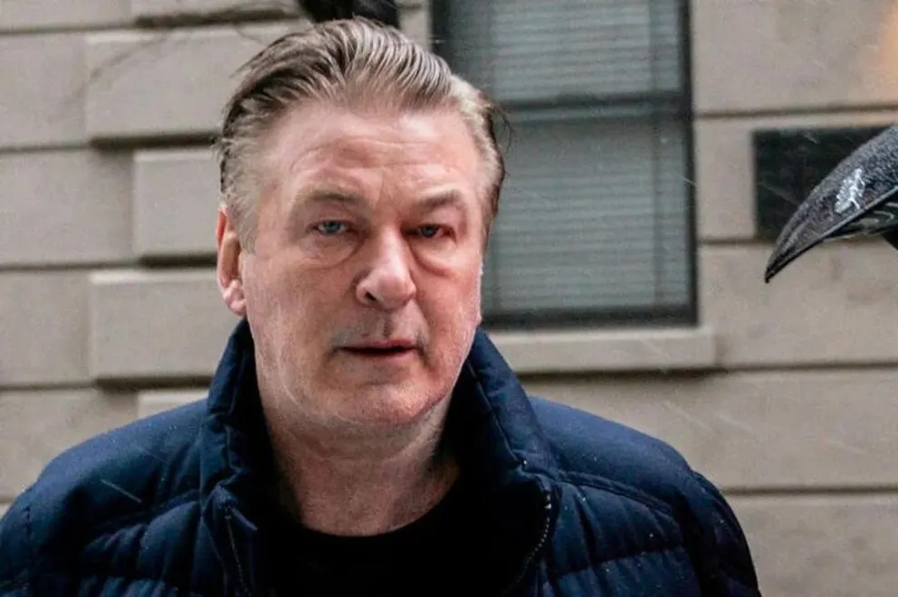 Acusaron a Alec Baldwin de homicidio involuntario tras la muerte en el rodaje de 'Rust'