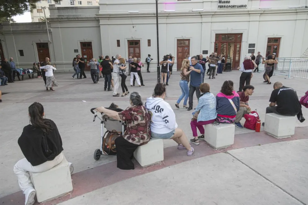 Plazas culturales, talleres de verano, milonga, artesanos y diseñadores son parte de la agenda de verano en Comodoro