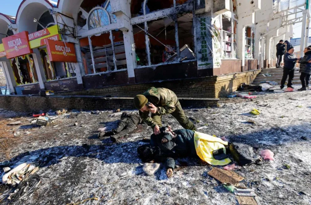 Un bombardeo ucraniano contra Donetsk, controlada por Rusia, deja 25 muertos