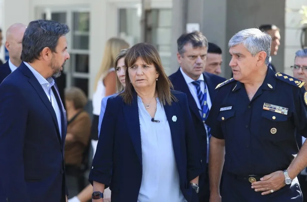 "Esperamos que el esclarecimiento y la detención sean inminentes", subrayó Bullrich por el asesinato de la hija de su custodio
