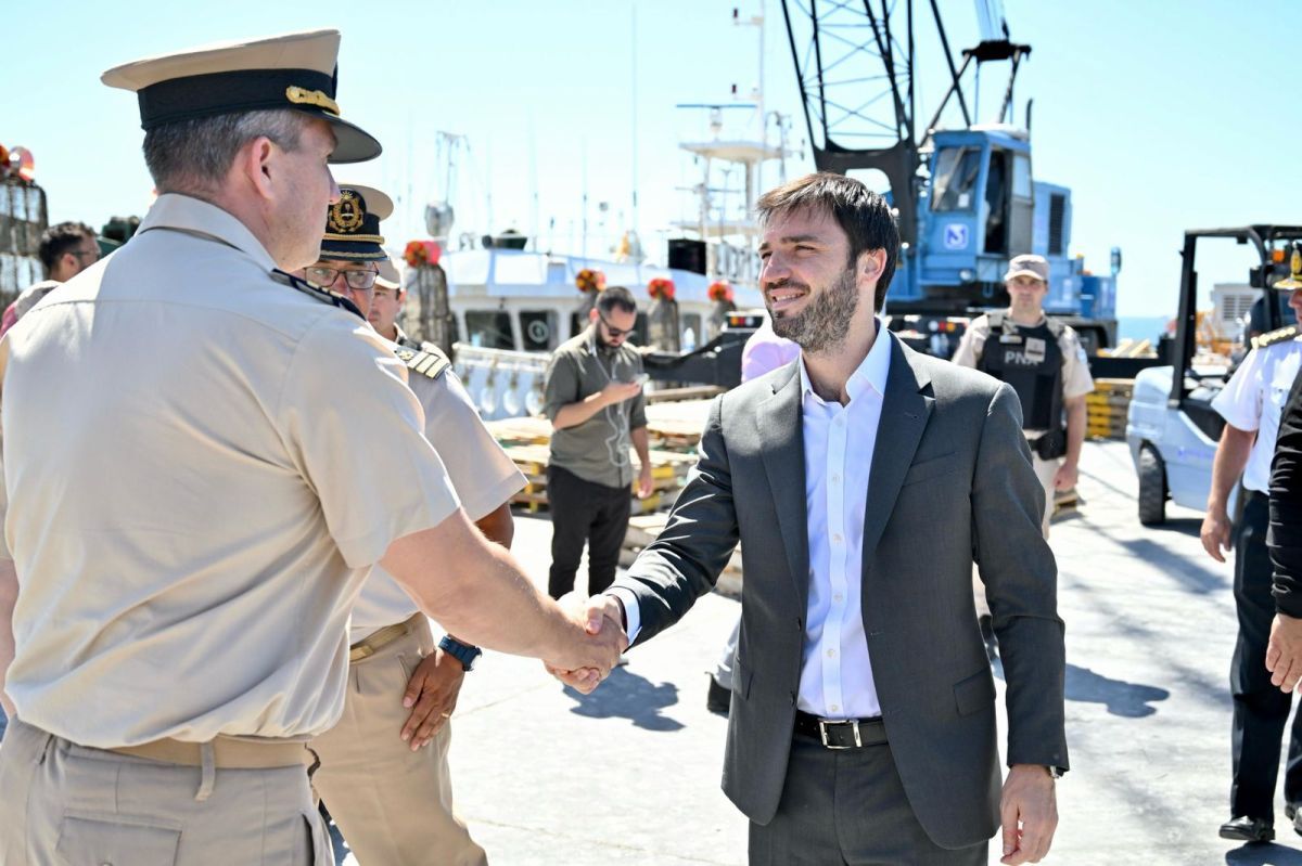 Torres se comprometió a gestionar un escáner ante Nación, para evitar el contrabando y el ingreso de droga al puerto de Madryn