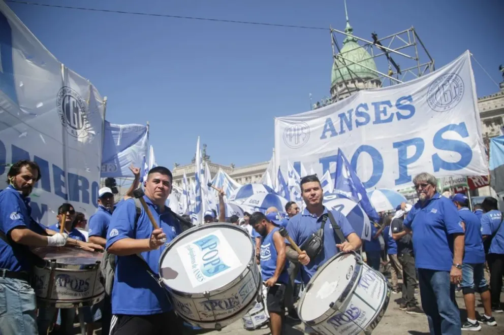 Comenzó el paro de la CGT que se extenderá hasta la medianoche