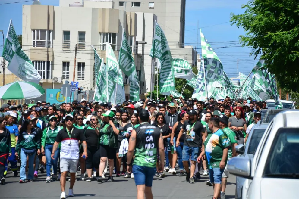 Cerca de 20.000 personas participaron en la convocatoria de la CGT en esta ciudad