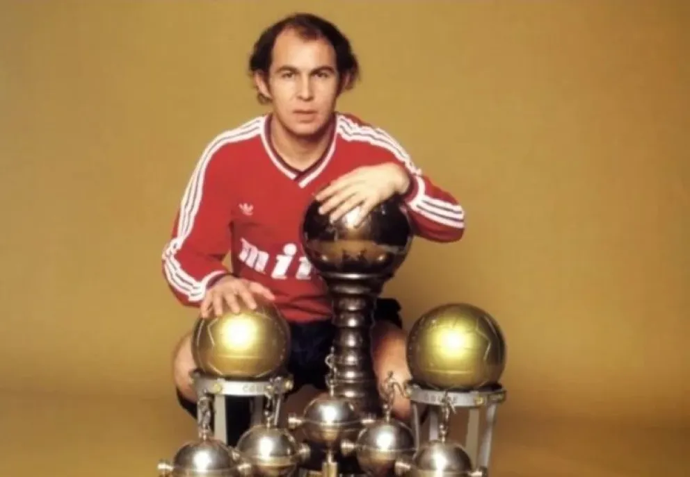 Bochini cumple 70 años: la historia del símbolo máximo de Independiente e ídolo de Maradona