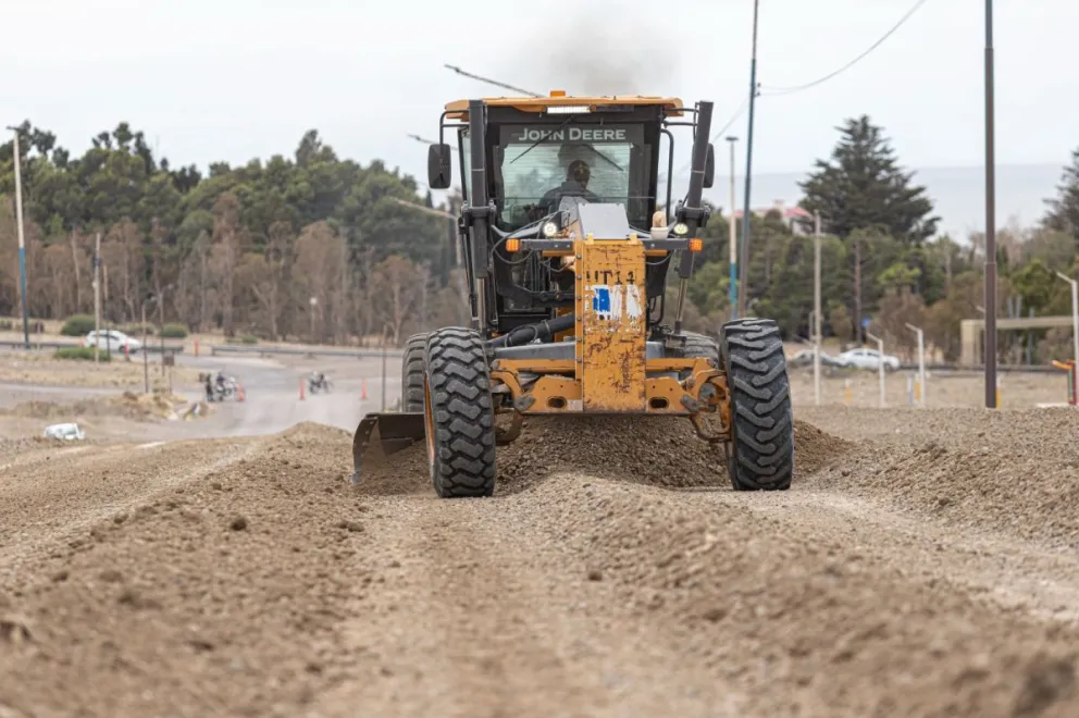 Comienzan los trabajos de refacción y pavimentación en el Camino Centenario