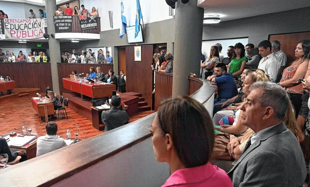 Transparencia en la obra pública y nuevas autoridades de Petrominera, los otros proyectos del PEP aprobados
