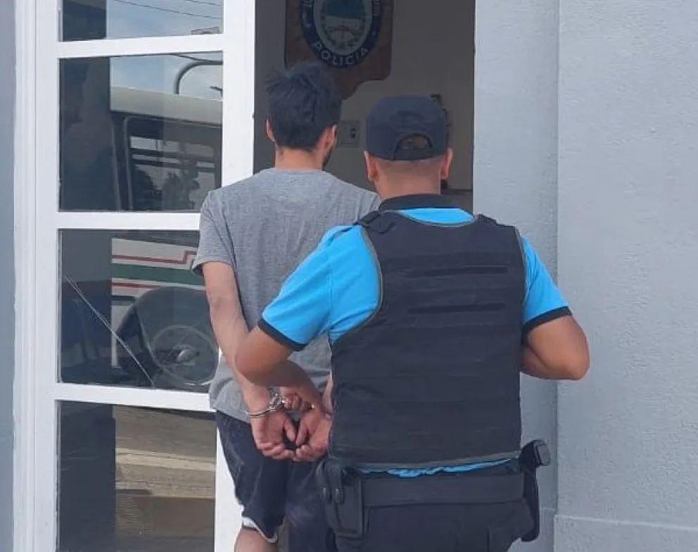 Lo detuvieron por romper la caja de una batidora e intentar hurtar un corte de carne