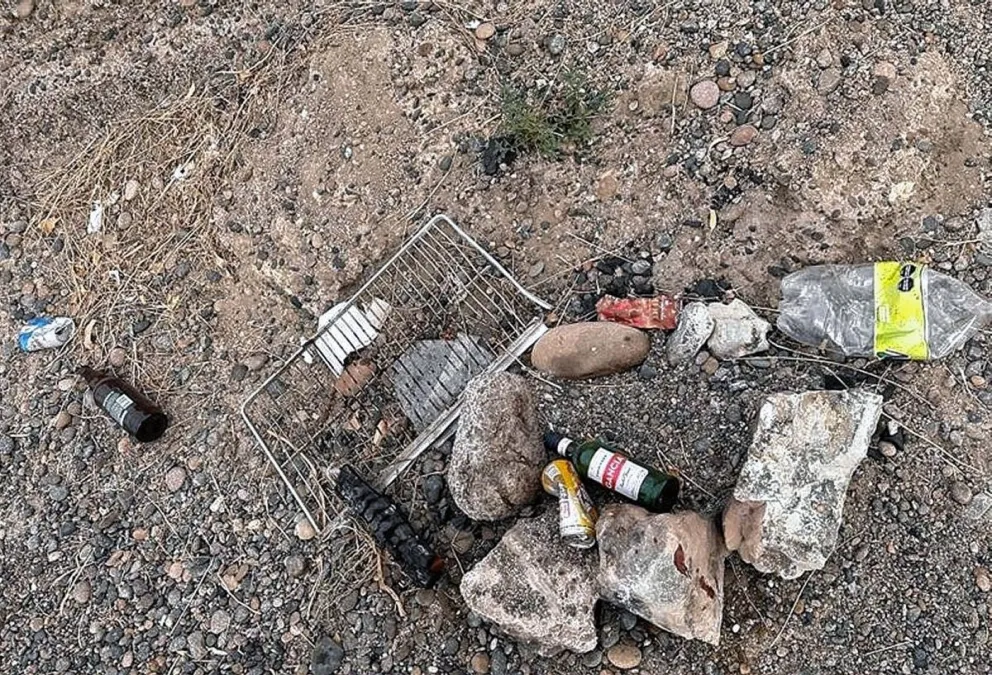 Malestar de vecinos por la suciedad que dejan los usuarios de las playas