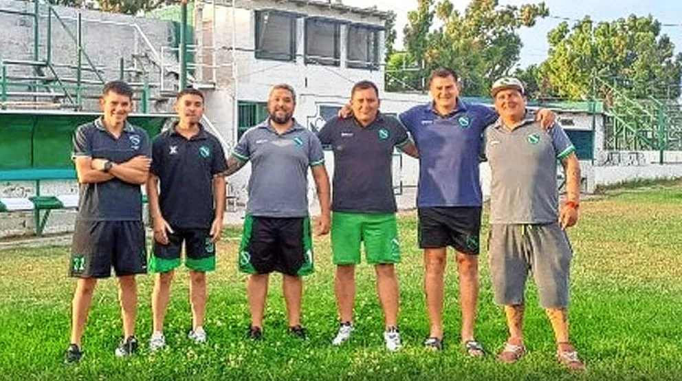 Petroquímica comienza la pretemporada con nuevo cuerpo técnico