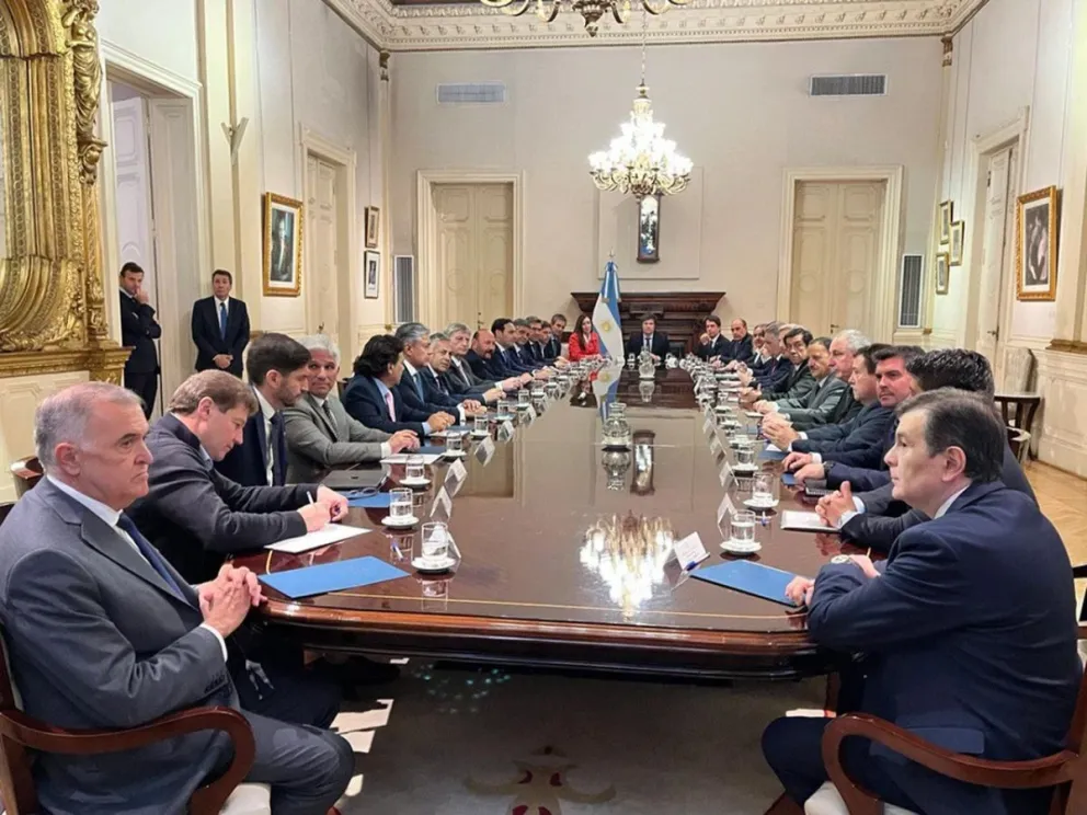 Cumbre de gobernadores en el CFI para discutir los apoyos a la Ley Ómnibus