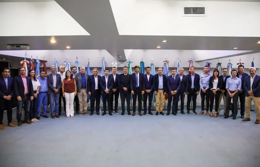Gobernadores no K se reunieron con Francos y le dan luz verde a la ley ómnibus