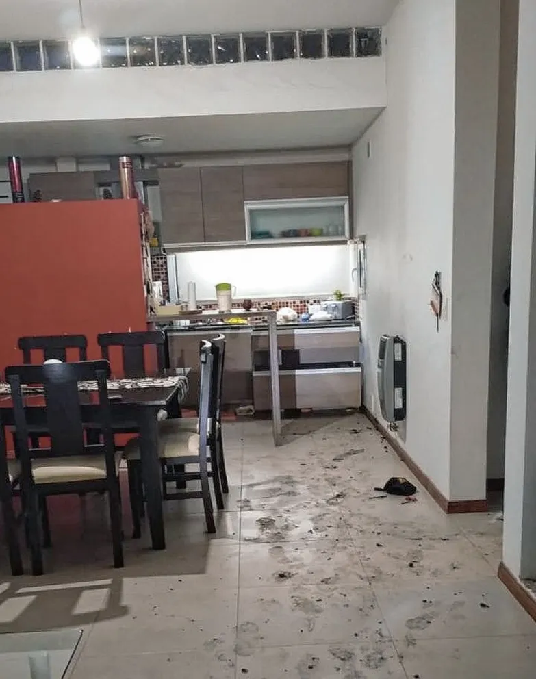 Asaltan a abogado dentro de su casa, lo atan, le robaron el celular y se van
