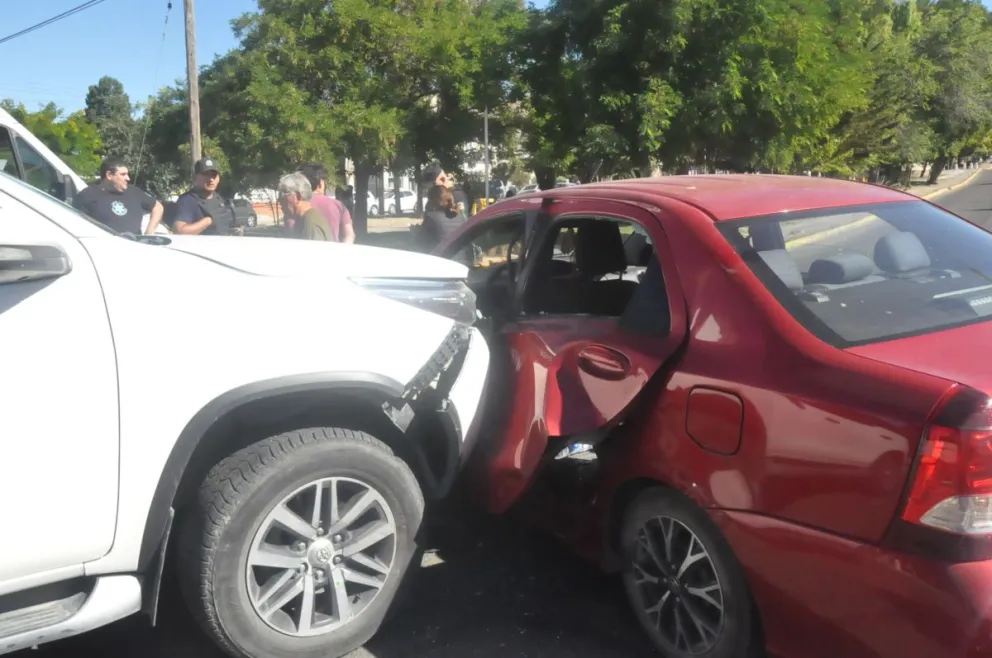 Fuerte choque en avenida Alsina 