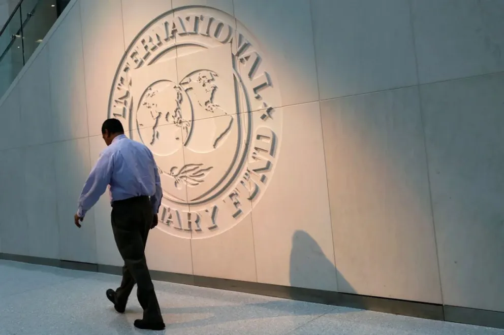 El Gobierno aguarda la aprobación del acuerdo por parte del Directorio del FMI y paga US$3.650 millones