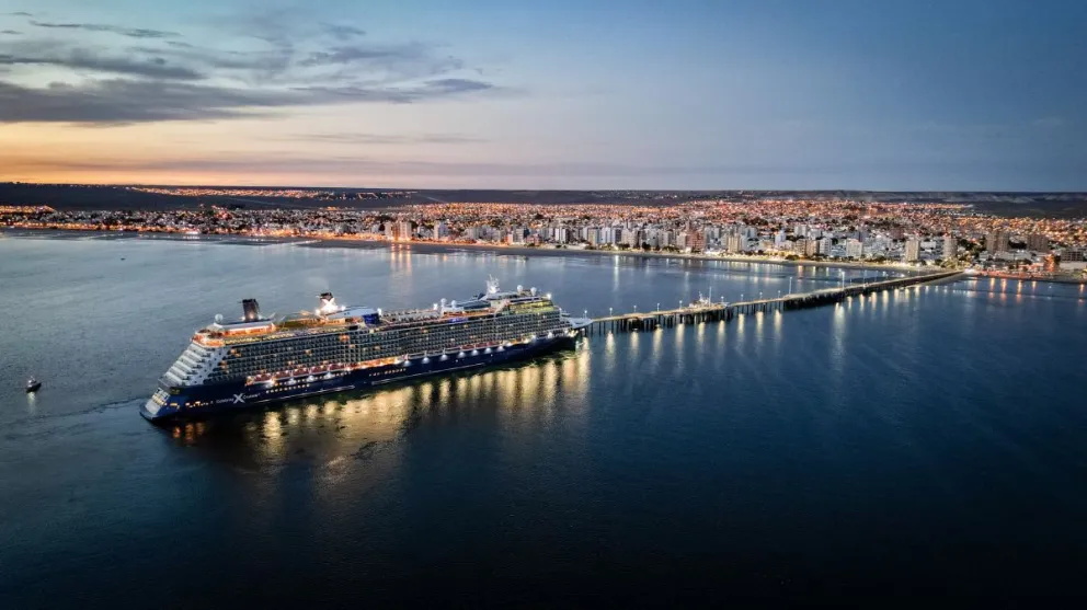 Temporada de Cruceros: el Celebrity Eclipse llegó a Puerto Madryn con unas 4.000 personas a bordo