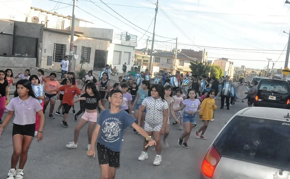 Las murgas y agrupaciones se preparan  para los carnavales en Comodoro