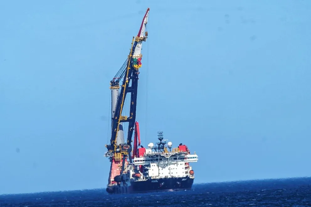 Buque Aegir realizó maniobras en la  rada del puerto de Comodoro Rivadavia