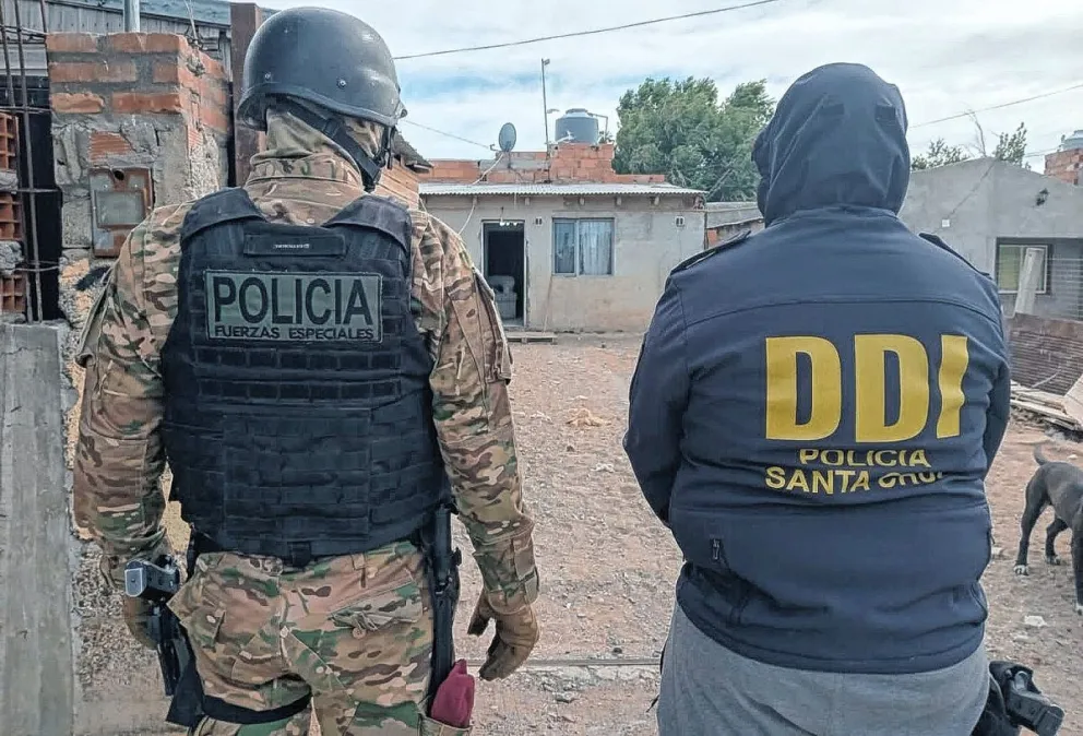 La policía de Puerto Deseado realizó allanamiento por un hecho de robo calificado 