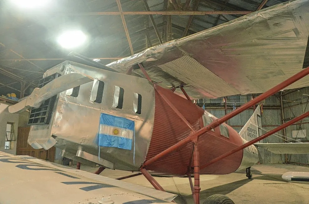 Hoy se presenta la réplica del avión que voló Saint Exupéry  para inaugurar la ruta de la Aeroposta hacia Comodoro