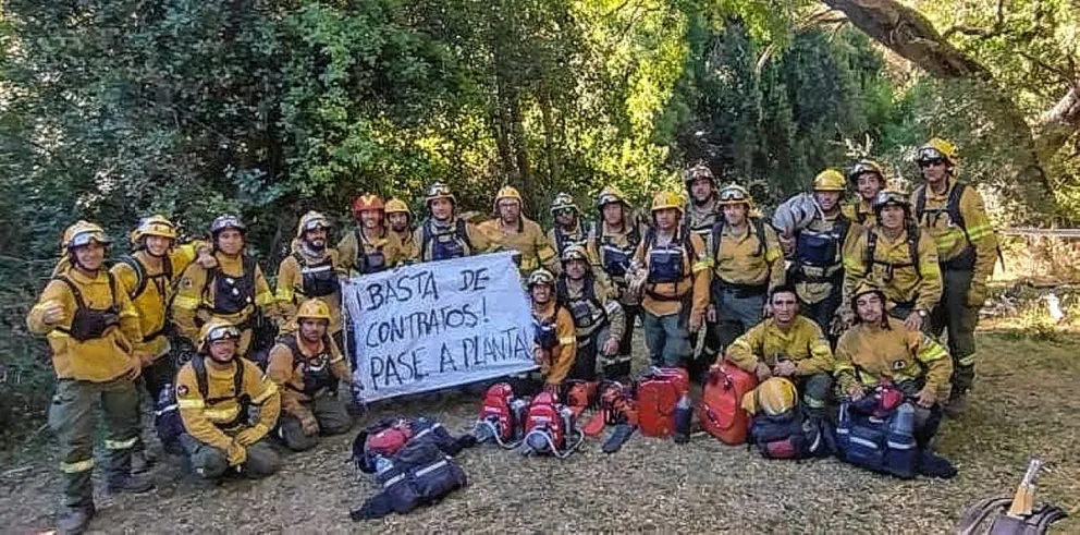 Brigadistas del Servicio Provincial del  Manejo del Fuego visibilizan su reclamo por  mejoras en el salario y en las contrataciones