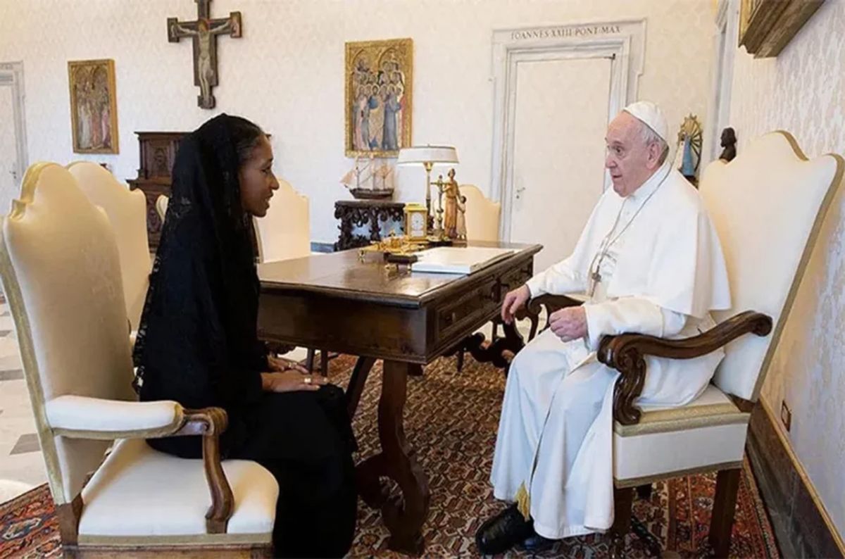 El papa Francisco recibió a la saliente embajadora argentina en el Vaticano, antes de la visita de Milei