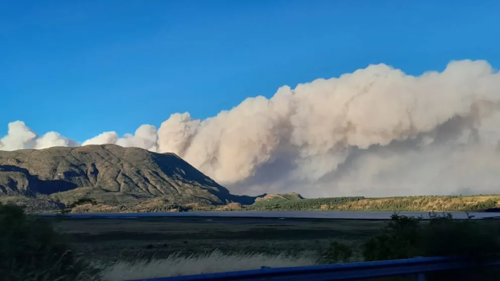 Continúan combatiendo el incendio en El Centinela: unas 3.147 hectáreas afectadas