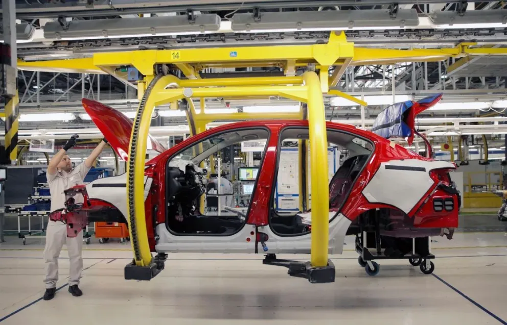 Derrumbe del mercado automotriz: ventas y producción cayeron hasta 28% en enero