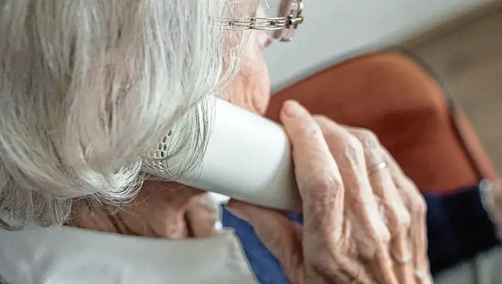 Denuncian que a anciana con Alzheimer le robaron más de 16 millones de pesos