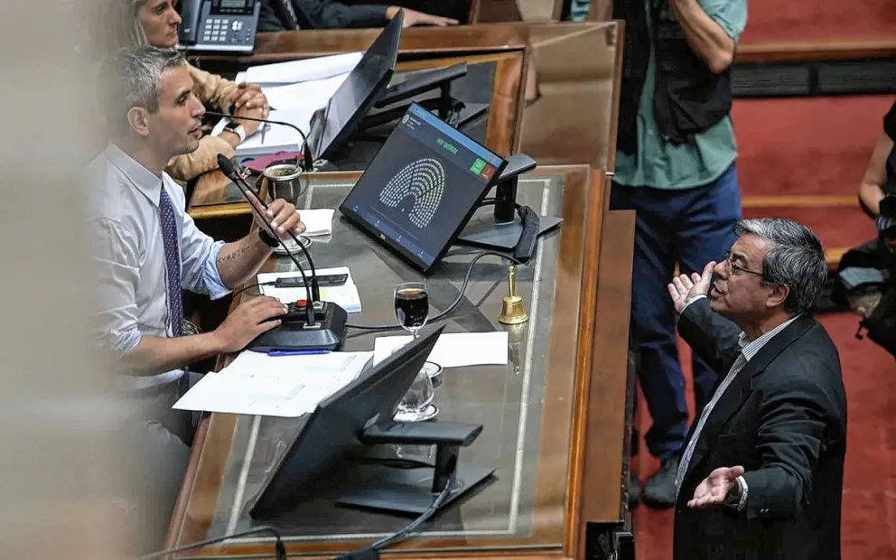 La ley ómnibus vuelve a comisión: el oficialismo pidió levantar la sesión
