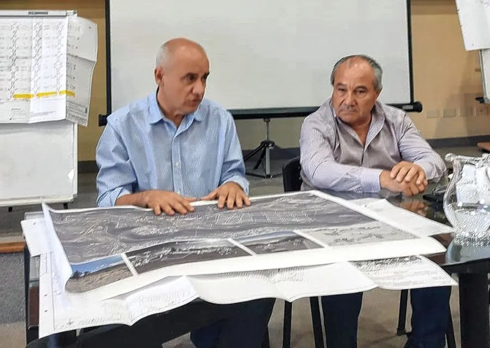 Vecinos que reclaman la entrega de lotes en la Ex Radio Estación tuvieron una nueva reunión con el Municipio