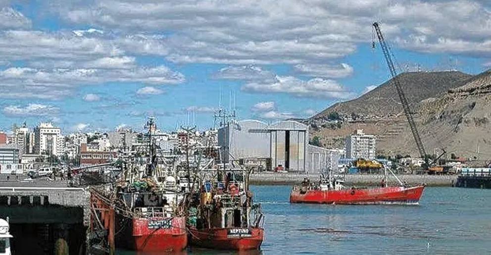 Grave situación en el puerto local por conflicto pesquero