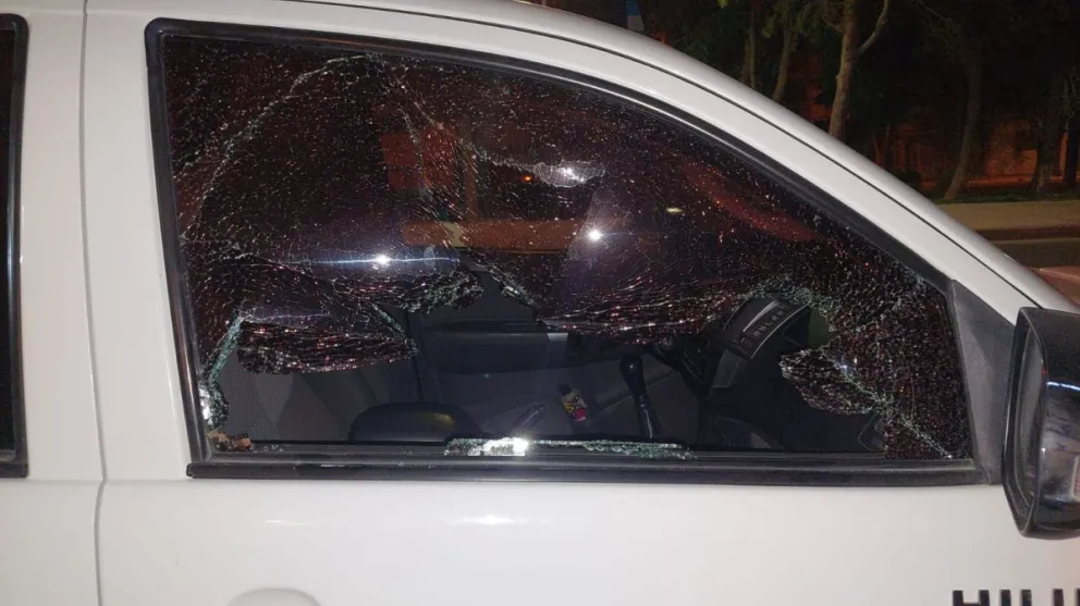 Dos menores fueron atrapados luego de dañar el vidrio de una camioneta 