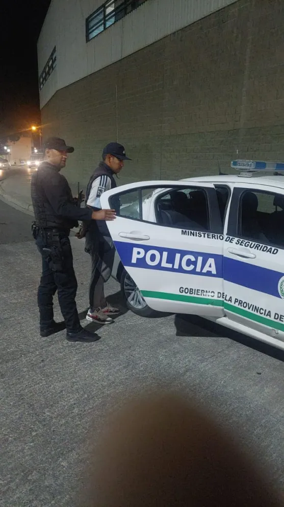 Detenido por hurtar dos sanguches de un comercio 