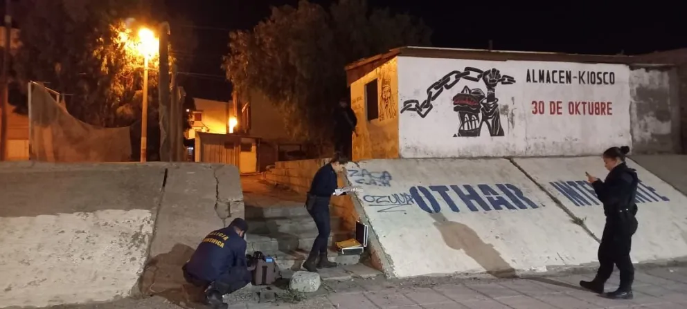 Apuñalaron a un hombre en un playón de las 1008 Viviendas