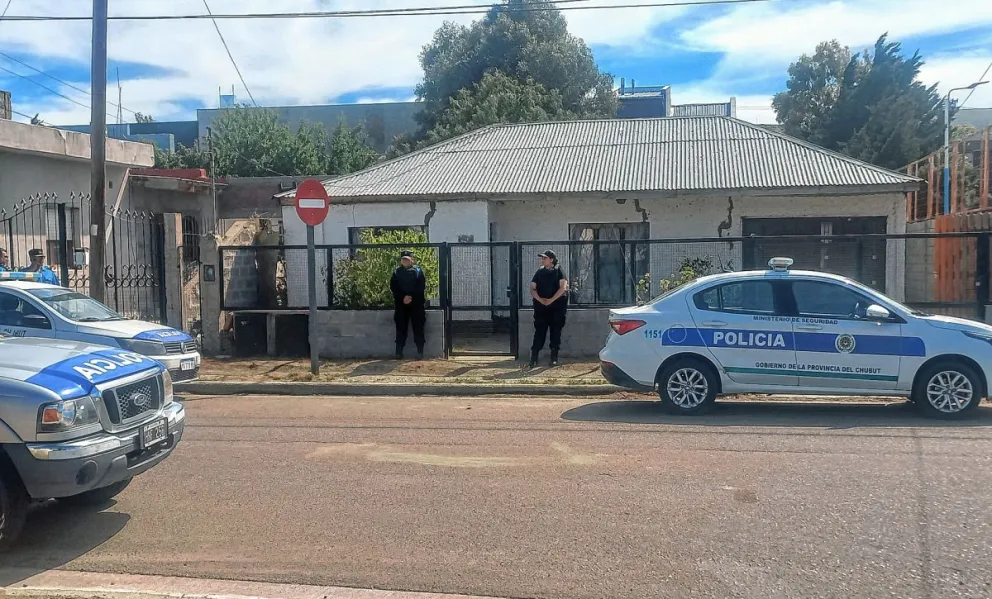 “Si no se van de la plaza los prendo fuego” les dijo el pirómano al grupo de amigos, antes de concretar el ataque