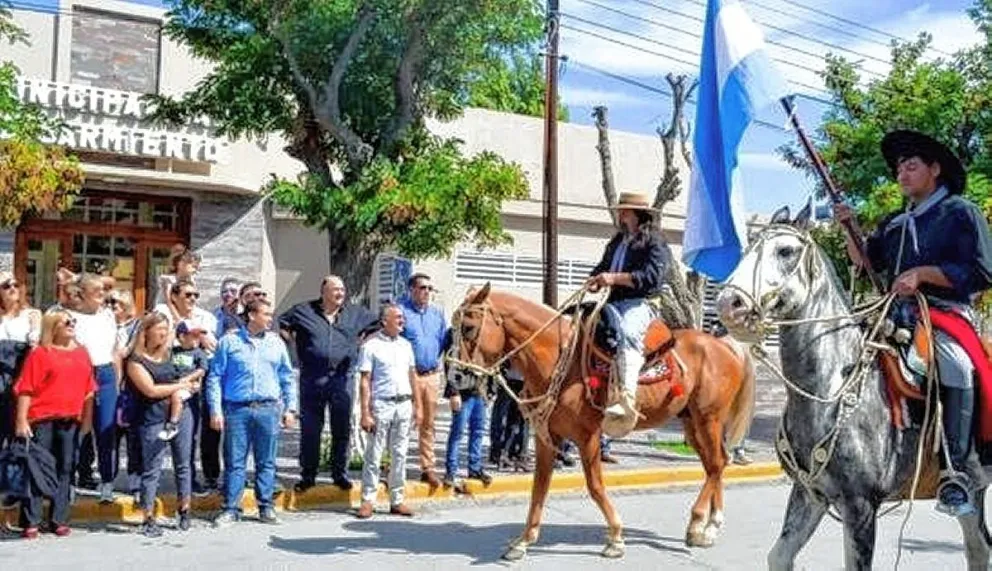 Comenzó la Edición de Oro del Festival de Doma y Folklore en la ciudad de Sarmiento