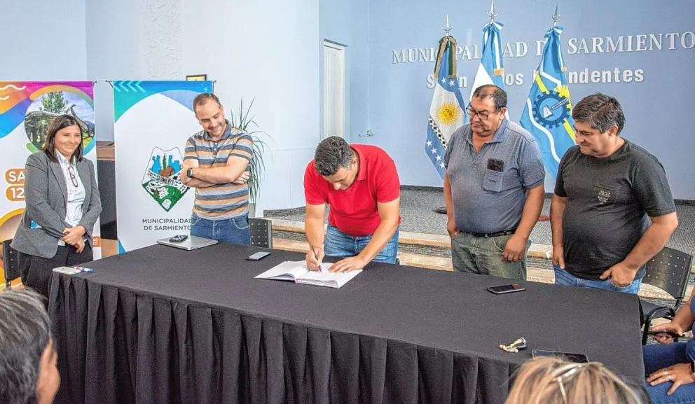 El Ejecutivo de Sarmiento acordó con el gremio un aumento salarial para los empleados municipales