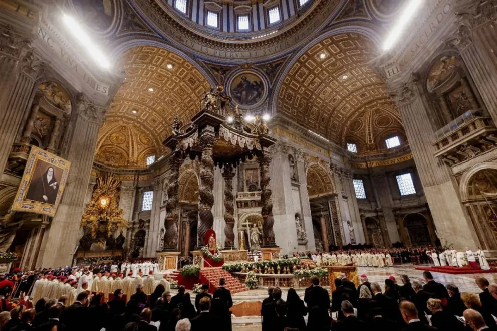 Con la presencia de Milei , el papa Francisco proclamó a Mama Antula como la primera santa argentina