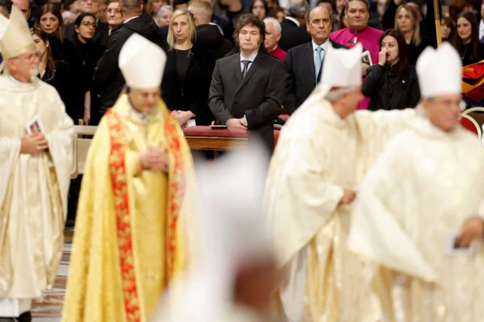 Con la presencia de Milei, el papa Francisco proclamó a Mama Antula como la primera santa argentina