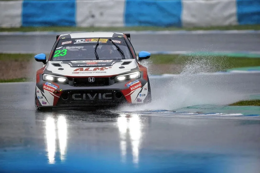 TCR Spain: "Nacho" Montenegro ganó la segunda carrera bajo un diluvio