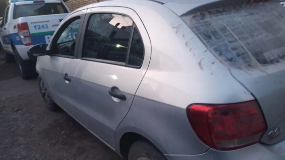 Es de Comodoro y lo atraparon en Sarmiento haciendo compras con una tarjeta robada minutos antes de una camioneta