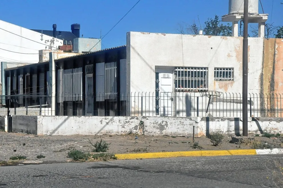 Se profundizan hechos delictivos en sector de barrio Pueyrredón y vecinos apuntan a vivienda usurpada por delincuentes