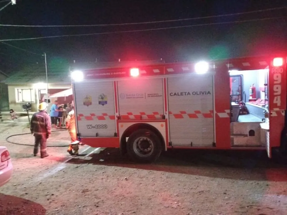 Vecinos logran sofocar un incendio en una vivienda de Caleta Olivia
