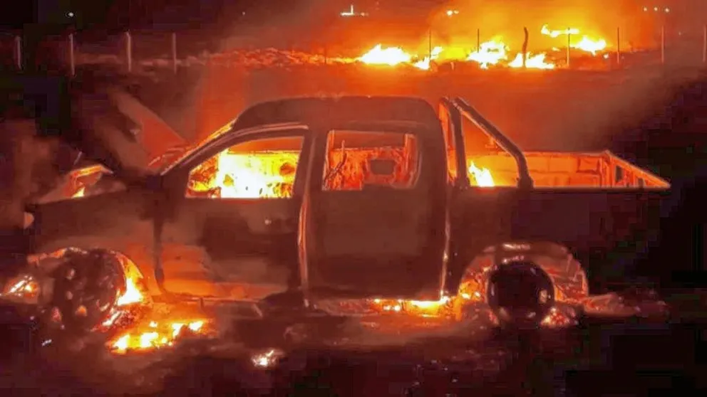 Incendio en ruta y crisis de nervios en medio de la noche