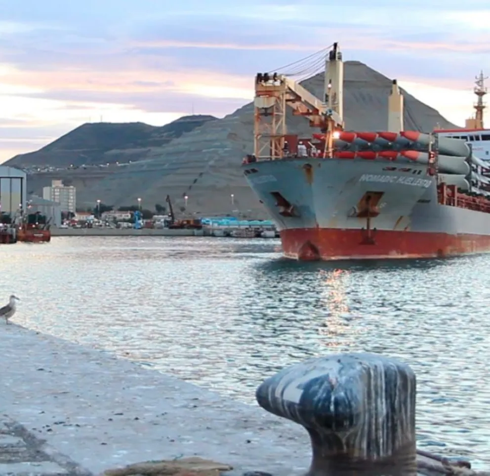Provincia dispuso infraestructura portuaria para el atraque del buque de Investigación Naval Búlgaro en Comodoro Rivadavia