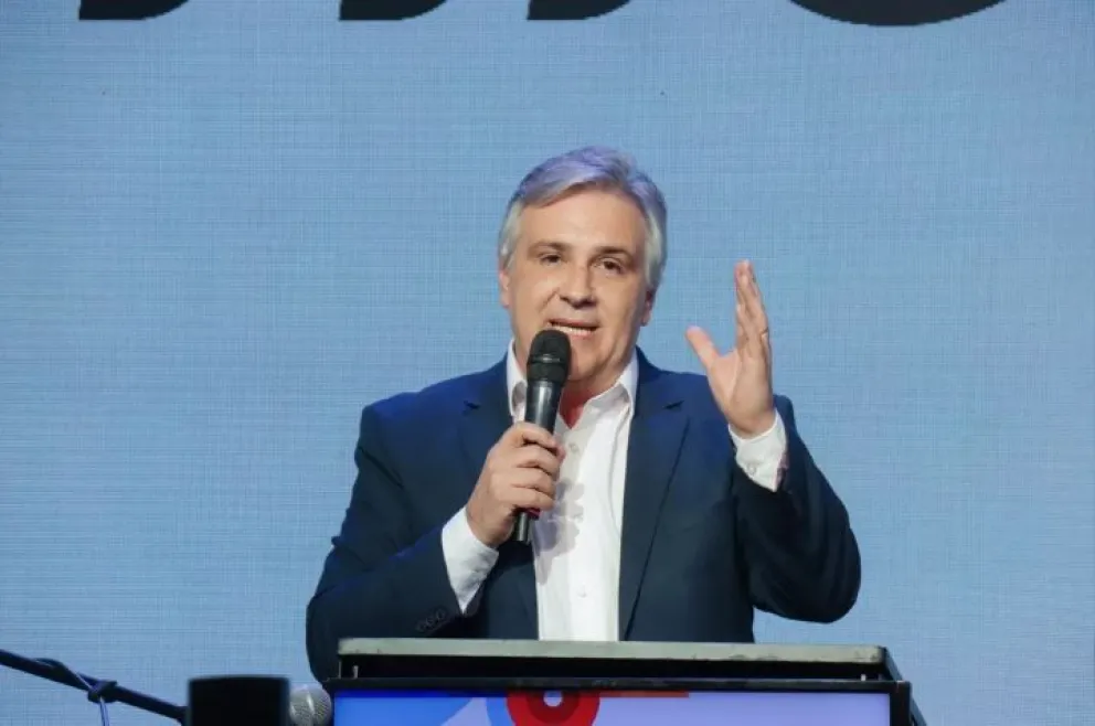 Llaryora: "No creo que ninguna persona de bien quiera fundir a las provincias, menos el Presidente"
