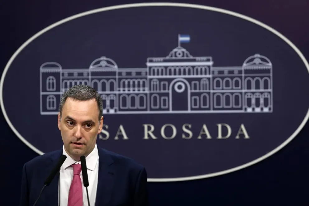 El Gobierno anunció la desregulación de las obras sociales y apuesta a destrabar la negociación con los docentes