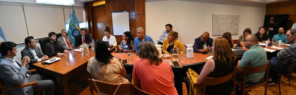 El Gobierno Provincial tomó propuesta del SITRAED para mejorar el salario docente