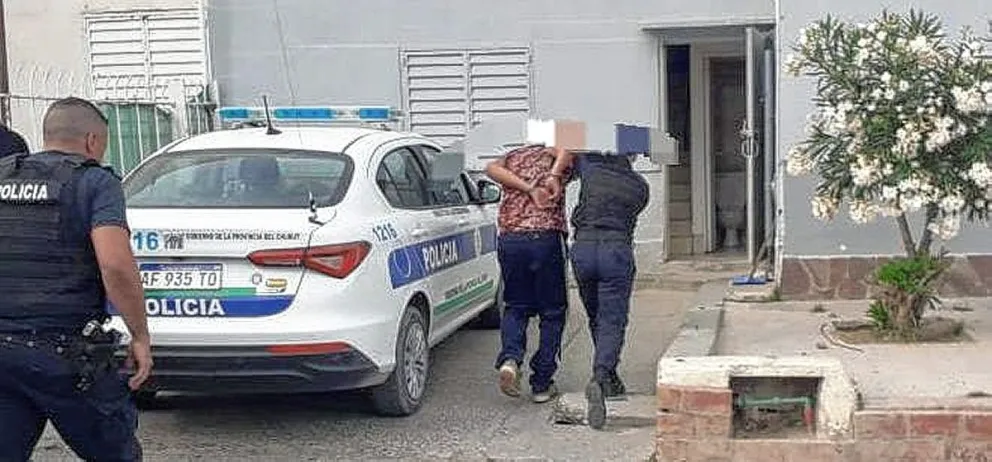 Habían robado en el Gimnasio de la Escuela 211, pero terminaron en calabozos de la Comisaría Quinta