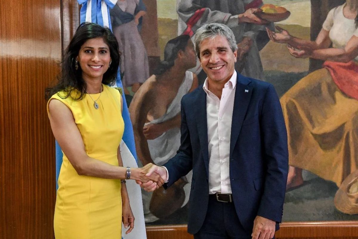 Finalizó el encuentro de Caputo con la número dos del FMI, Gita Gopinath
